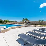 Elischeba Villa