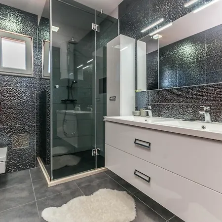 Elischeba Villa Brkic